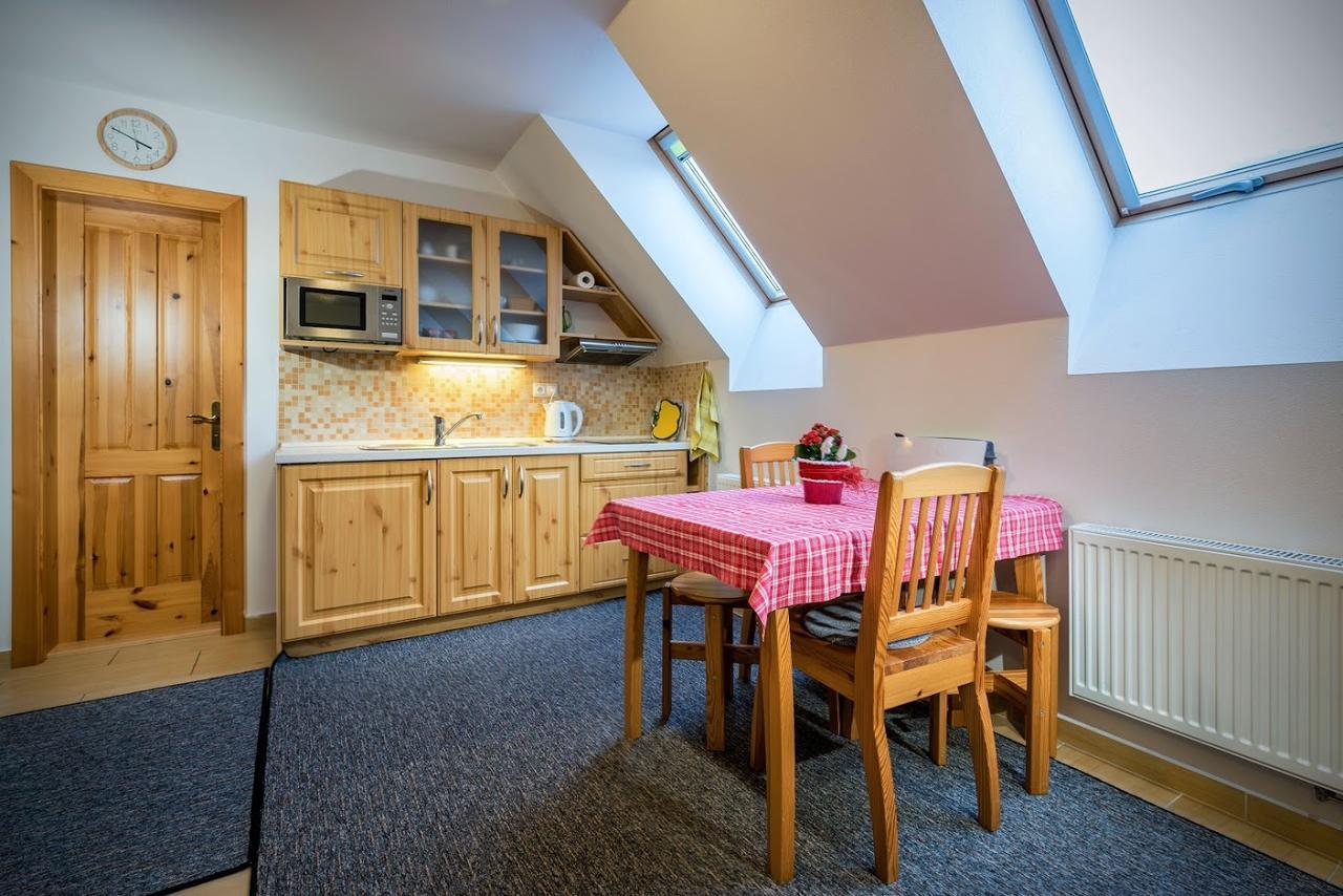 Guest House Privat Pod Lesom Pavcina Lehota  Bagian luar foto